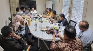 SMSI menggelar Focus Group Discussion (FGD) membahas soal OTT (Over-The-Top) untuk masa depan merah Putih di Jakarta Selatan. Mendukung Revisi UU Penyiaran. (aset: SMSI/katakaltim.com)