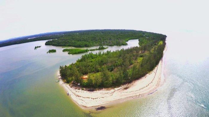 Destinasi wisata di Kutai Timur, Pantai Teluk Lombok (aset: Pemkabkutim)