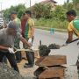 Satgas Pamtas Yonarmed 11 Kostrad, melalui Pos Komando Taktis bersama masyarakat sekitar melaksanakan kegiatan karya bakti pembangunan Masjid Darul Falah di Jalan Fatahilah, Kecamatan Nunukan Tengah, Kabupaten Nunukan, Kalimantan Utara. (aset: hlm/katakaltim.com)