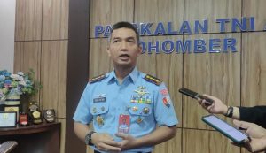 Komandan Lanud Dhomber Balikpapan, Kolonel Penerbang Fata Patria saat ditemui awak media di ruangannya pada Senin 16 Desember 2024. (Dok: hilman/katakaltim.com)