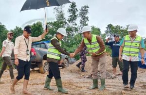 Bupati Kabupaten Kutim hadiri groundbreaking Pasar Sepaso, Jumat (13/12) pagi. (dok:ainun/katakaltim)