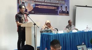 Pjs Bupati Kutim Agus Hari Kesuma (AHK) membuka Focus Group Discussion (FGD) bertajuk "Pengawasan Perizinan Berusaha Berbasis Risiko". (aset: vian/prokutim)