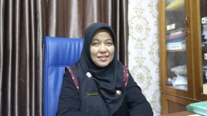 Kasi PM Kesos Kecamatan Bontang Utara Vike Setiawati. (aset: yub/katakaltim.com)