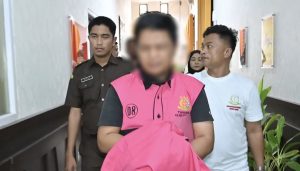 Kejari Kutim tetapkan tersangka korupsi Penerimaan Bea Balik Nama Kendaraan Bermotor Pertama (BBNKB1) pada Unit Pelaksanaan Teknis Daerah (UPTD) Pelayanan Pajak dan Retribusi Daerah Badan Pendapatan Daerah (PPRD Bapenda) Kutim. (aset: caca/katakaltim.com)