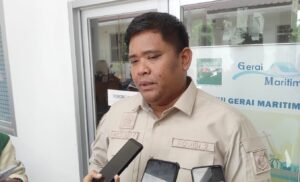 Ketua Komisi II DPRD Kota Balikpapan, Fauzi Adi Firmansyah saat ditemui awak media usai RDP di Kantor Disdag Kota Balikpapan Kamis 16 Januari 2025 (dok: hilman/katakaltim)