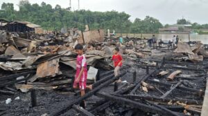 Dampak kebakaran di Tanjung Redeb, Kabupaten Berau. Dipotret pada Jumat 31 Januari 2025 (dok: asrin/katakaltim)