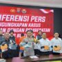 Polres Bontang gelar konferensi pers di Mako Polres Bontang pada Senin 13 Januari 2025 (dok: yub/katakaltim.com)