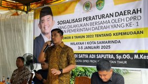 Anggota DPRD Kaltim Andi Satya Adi Saputra saat menggelar Sospeda Kepemudaan di Kota Samarinda, Jumat 3 Januari 2025 (dok: galang/katakaltim.com)