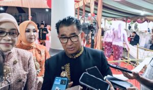 Pj Gubernur Kaltim Akmal Malik saat ditemui awak media di Kota Samarinda pada Rabu 8 Januari 2025 (dok: galang/katakaltim)