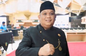 Anggota DPRD Kaltim Agusriansyah Ridwan ditemui usai menggelar rapat paripurna bersama pihaknya di Kantor DPRD Kaltim, Rabu 8 Januari 2025 di Kota Samarinda (dok: galang/katakaltim.com)