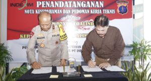 Polda Kaltim bersama pihak PT Indexim Coalindo lakukan penandatanganan Nota Kesepahaman (MoU) dan Pedoman Kerja Teknis terkait Penyelenggaraan Jasa Pengamanan dan Penegakan Hukum, Jumat 10 Januari 2025, di Balikpapan. (dok: hilman/katakaltim)