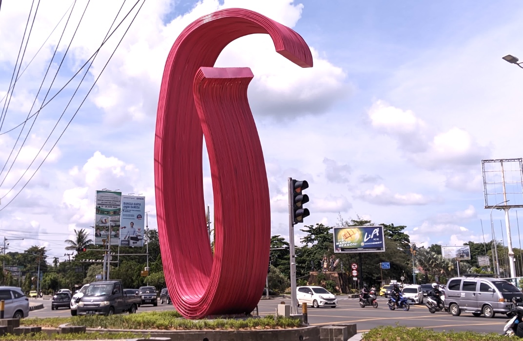 Potret Tugu Pesut di Simpang Lembuswana, Kota Samarinda (dok: galang/katakaltim)