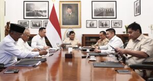 Presiden Prabowo Subianto rapat terkait pembangunan Ibu Kota Negara, pada Selasa 21 Januari 2025 di Istana Presiden, Jakarta. (Dok: Otorita IKN)