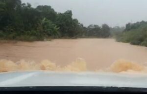 Desa Sangkima Kutim Terendam Banjir Ketinggian Air Capai 70 Sentimeter (dok: istimewa)