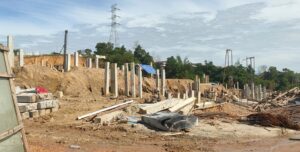 Pembangunan apartemen Project Green Valey 2 yang terletak di Jalan Mayor Pol Zainal Arifin, Kelurahan Gunung Sari Ulu, Balikpapan Tengah, Kota Balikpapan dipotret pada Selasa 21 Januari 2025 (dok: hlm/katakaltim)