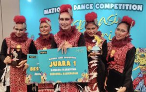 SMKN 2 Sangatta Utara dan UNTAN Pontianak, Kalbar keluar sebagai juara pertama dalam ajang iForte National Dance Competition Inspirasi Diri Regional Balikpapan yang digelar di Auditorium Universitas Mulia Balikpapan, Minggu (9/2/2025). (Dok: hlm/katakaltim)