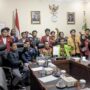 Audiensi bersama DPRD Kaltim, tuntutan Aliansi Mahasiswa Kalimantan Timur Menggugat (Mahakam) diterima Ketua DPRD, Kamis 13 Februari 2025. (Dok: galang/katakaltim)