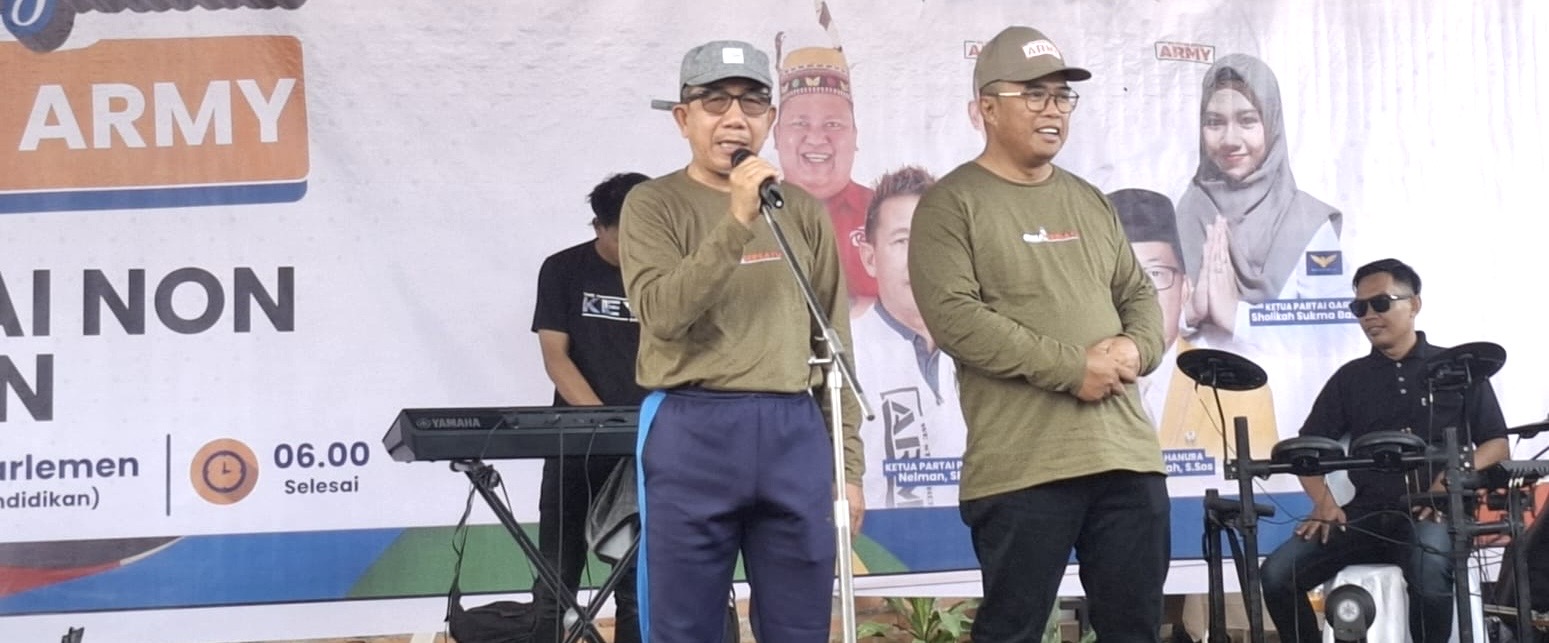 Ardiansyah Sulaiman (kiri) bersama Mahyunadi (kanan) (dok: caca/katakaltim)