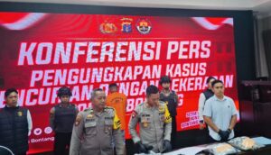 Polres Bontang gelar konferensi pers pengungkapan kasus pencurian dengan kekerasan yang terjadi di Kelurahan Belimbing pada Sabtu 15 Februari lalu (dok: yub/katakaltim)