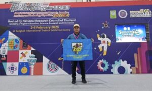 Rizky Fajar Nugraha, anggota KNPI Bidang UMKM, Pariwisata dan Ekraf, sudah sampai di Thailand untuk bertanding di ajang Property Invention Innovation and Technology Exposition (IPITEX 2025) (dok: KNPI)