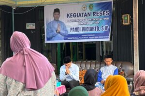 Reses Anggota DPRD Kutim, Pandi Widiarto, di Kelurahan Teluk Lingga Sangatta Utara (dok: caca/katakaltim)