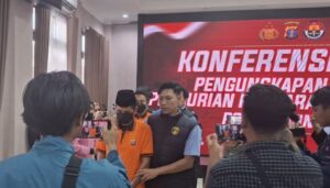 Polres Bontang tangkap dua pelaku yang diduga terlibat dalam kasus pencurian motor (dok: yub/katakaltim)