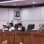 Wali Kota Bontang Neni Moerniaeni bersama Wakil Wali Kota Bontang Agus Haris saat menghadiri rapat paripurna di kantor DPRD Kota Bontang, Rabu 5 Maret 2025 (dok: prokompim)