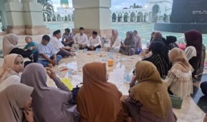 Buka bersama KKL Kutim di Masjid Agung Al-Faruq (dok: caca/Katakaltim)