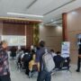 Masyarakat Desa Telemow bersama LBH Samarinda dan Jatam Kaltim saat mendatangi Kejari PPU, Jumat (13/3/2025). (Dok: ali/katakaltim)