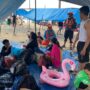 Pengunjung Pulau Beras Basah Kota Bontang (dok:ayb/katakaltim)