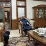 Bendahara Umum Partai Demokrat, Irwan Fecho (kanan), Bupati Kutim Ardiansyah Sulaiman (tengah) dan DPRD Kaltim, Agusriansyah Ridwan (kiri) saat berdiskusi tentang pembangunan Kutim (dok: fb/pribadi)