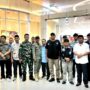 Wakil Wali Kota Bontang, Agus Haris bersama sejumlah pihak setelah menjalankan program wajib belajar, Selasa 22 April 2025 (dok: agu/katakaltim)