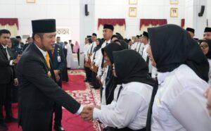 Gubernur Kaltim, Rudy Mas'ud lantik 1.346 CPNS dan PPPK (dok: Provkaltim)