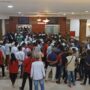 Para buruh di Kutim kunjungi Kantor Bupati Kutim, Kamis 1 Mei 2025 (dok: Salsabila/katakaltim)