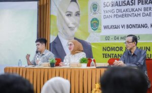 Anggota DPRD Kaltim Shemmy Permata Sari (tengah) saat gelar sosialisasi perda (sosperda) Kepemudaan di Kota Bontang, Minggu 4 Mei 2025 (dok: agu/katakaltim)