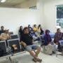 Para penumpang kapal Ferry Muchlisa Balikpapan-Penajam yang dievakuasi usai kapal tenggelam pada Senin 5 Mei 2025 (dok: Afri/katakaltim)