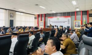 DPRD Kaltim bersama Balai Gakkum Kehutanan Wilayah Kalimantan, Dinas ESDM dan DLH Kaltim, serta civitas akademika Unmul, menggelar rapat koordinasi, Senin 5 Mei 2025 (dok: Ali/katakaltim)