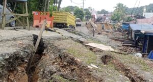 BPJN Kaltim saat ini tengah melakukan penanganan darurat terhadap akses jalan yang terdampak longsor di Desa Batuah, Kecamatan Loa Janan, Kabupaten Kutai Kartanegara, Kamis (25/5/2025). (Dok: hlm/katakaltim)
