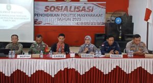 Badan Kesatuan Bangsa dan Politik (Kesbangpol) melaksanakan sosialisasi pendidikan politik bagi masyarakat. (dok: Akbar/katakaltim)