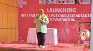 Kepala Dinkes Balikpapan, Alwiati, dalam peluncuran program Gempur Stunting, Minggu 25 Mei 2025 (dok: hlm/katakaltim)