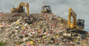 Volume sampah yang masuk di TPAS Manggar, Balikpapan Timur dapat dikurangi dengan menerapkan prinsip 3R (Reduce, Reuse, Recycle), Senin (26/5/2025). (Dok: hlm/katakaltim)