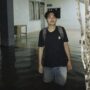 Ketua BEM FKIP Unmul saat meninjau langsung banjir di area fakultas, Selasa 27 Mei 2025 (dok: pribadi)