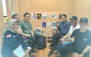 Para penggugat dan kuasa hukum perumahan Korpri Penajam (dok: Ardiansyah/katakaltim)