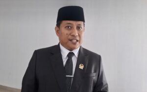 Anggota DPRD Bontang, Sem Nalpa Mario Guling. Gambar diambil di Kantor DPRD Bontang setelah rapat paripurna membahas Raperda Inisiatif DPRD Bontang, Senin 2 Juni 2025 (dok: Cca/katakaltim)