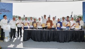 Penandatanganan kontrak tujuh paket pekerjaan pembangunan infrastruktur jalan dan dua paket pekerjaan pengawasan proyek di Kawasan Inti Pusat Pemerintahan (KIPP), serta perjanjian kerja sama dengan tenant pelopor layanan publik. (Dok: OIKN)