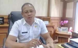 Kepala Bapenda Kubar, Philip Silitonga. (dok: Akbar/katakaltim)