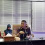 Anggota DPRD Bontang, Muhammad Sahib, saat menyampaikan pendapatnya dalam rapat gabungan bersama Pemkot mengenai status Mahasiswa Trunajaya (dok: Agu:katakaltim)