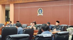 Rapat Kerja DPRD Bontang, Senin 16 Juni 2025 (dok: Caca/katakaltim)