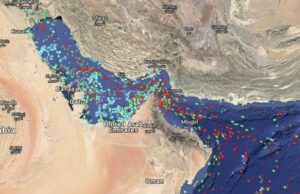 Iran ancam tutup Selat Hormuz dampak serangan AS ke situs nuklir Iran. Selat Hormuz adalah selat yang memisahkan Iran dengan Uni Emirat Arab. Selat ini terletak di antara Teluk Oman dan Teluk Persia. Pada titik tersempit, lebar Selat Hormuz hanya mencapai 54 km. Selat ini merupakan satu-satunya jalur untuk mengirim minyak keluar Teluk Persia (dok: istimewa)