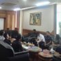 Warga Kampung Intu Lingau, Kecamatan Nyuatan, Kabupaten Kutai Barat (Kubar), datangi DPRD Kubar, Senin 24 Juni 2025. (Dok: hadi/katakaltim)